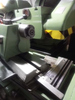 Z860 Macchina di rettifica verticale in acciaio da 7,5 kW raffreddamento idrico 3000 r/min